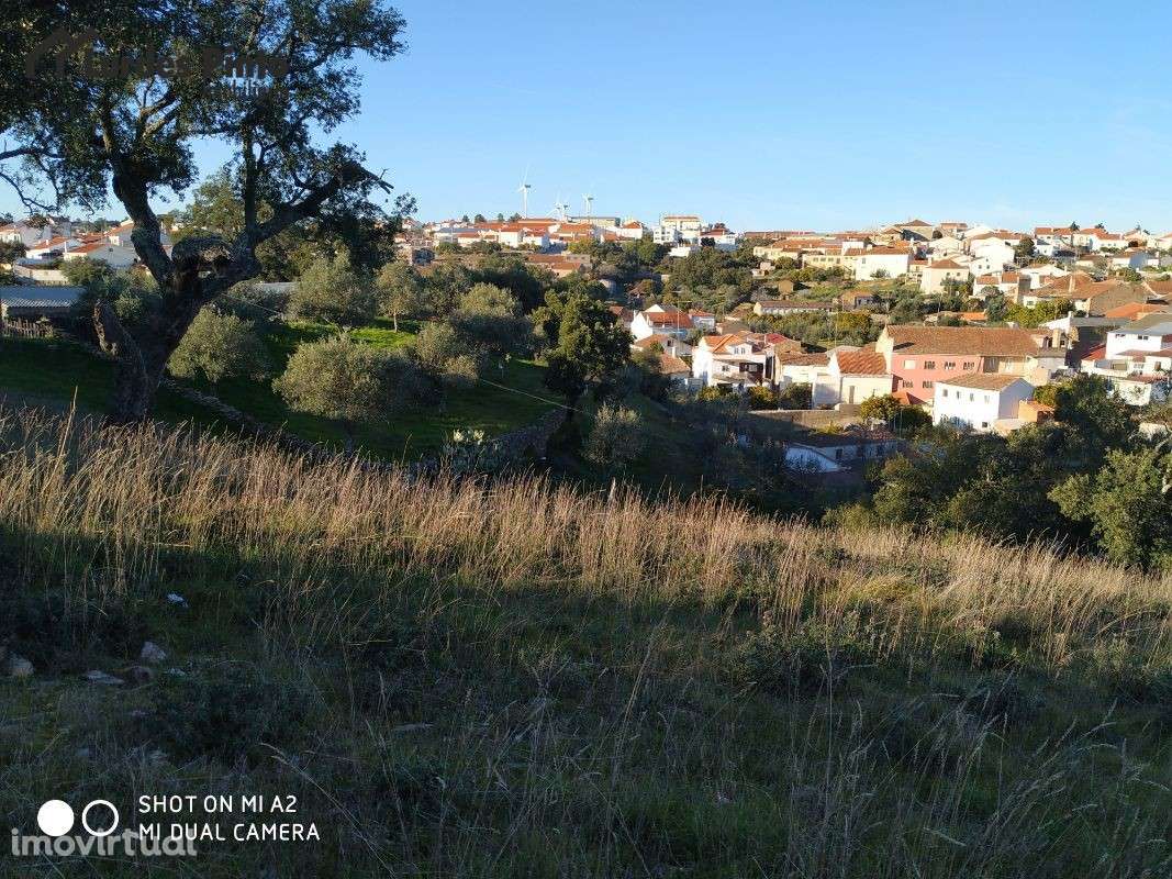 Lote para construção - Grande imagem: 2/2