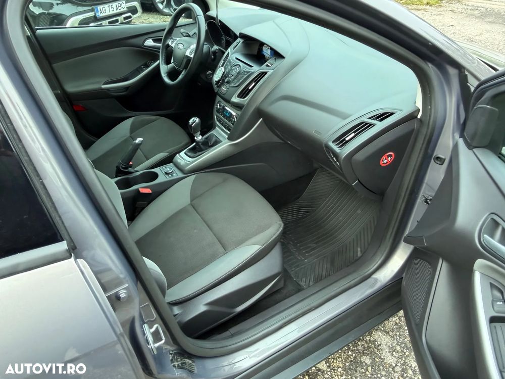 Ford Focus - 13