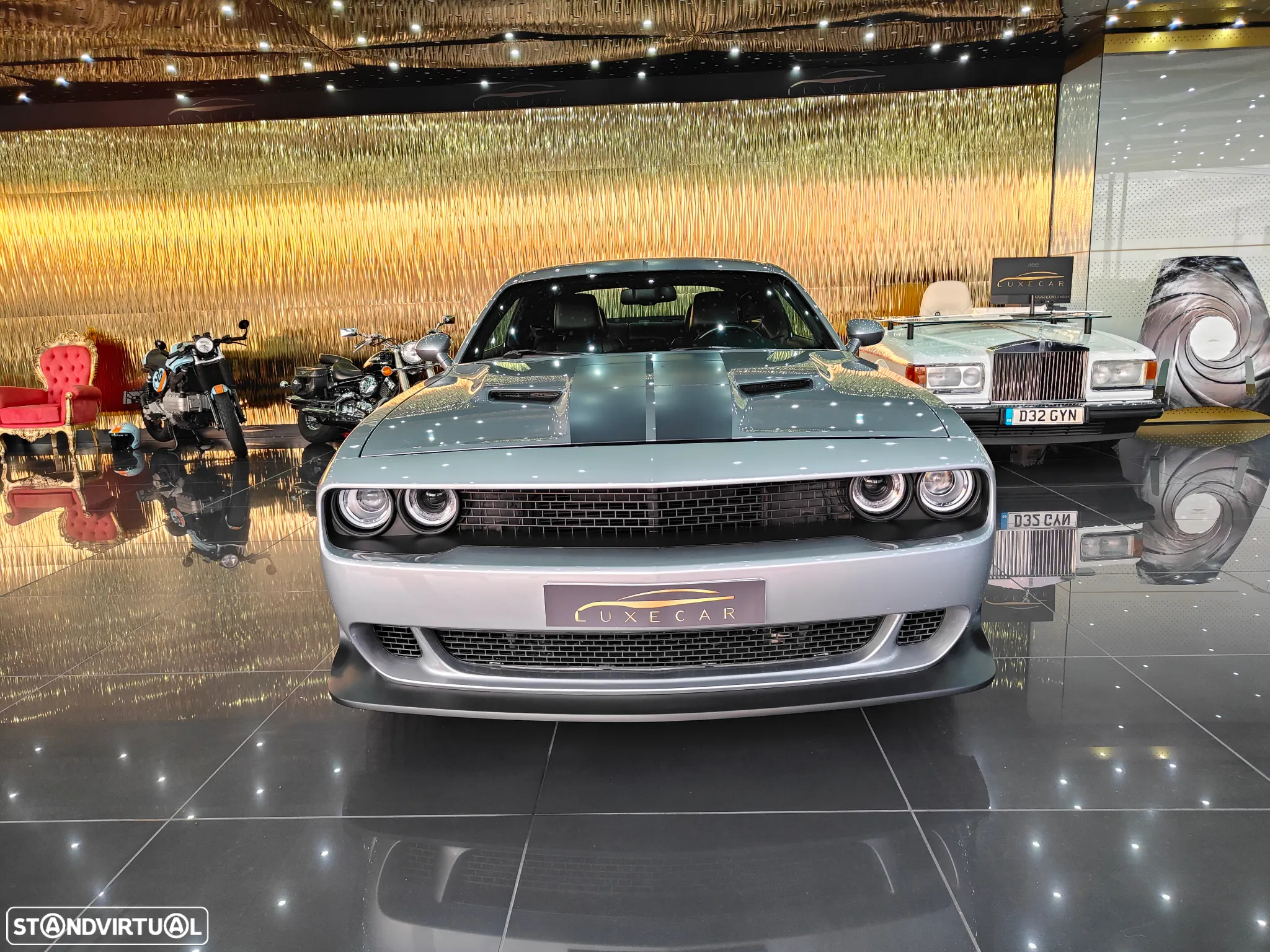Dodge Challenger Auto SXT Plus - 2