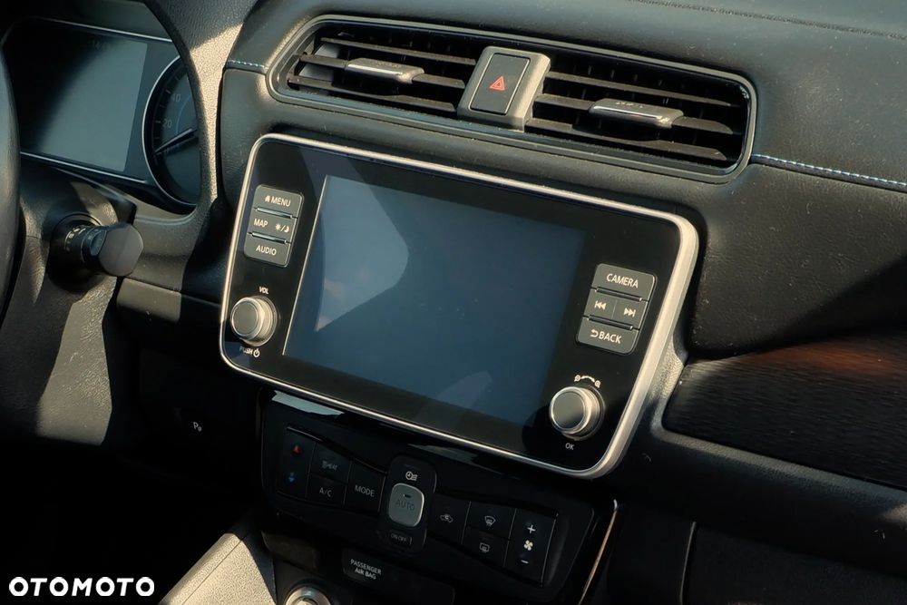 Nissan Leaf 40 kWh TEKNA - 5