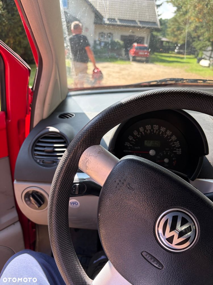 Volkswagen New Beetle - 8