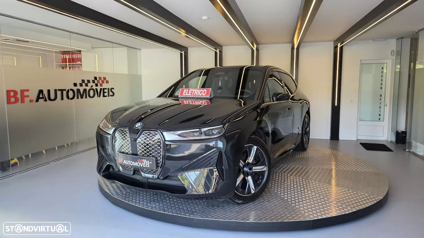 BMW iX xDrive 40 Pack Desportivo - 2