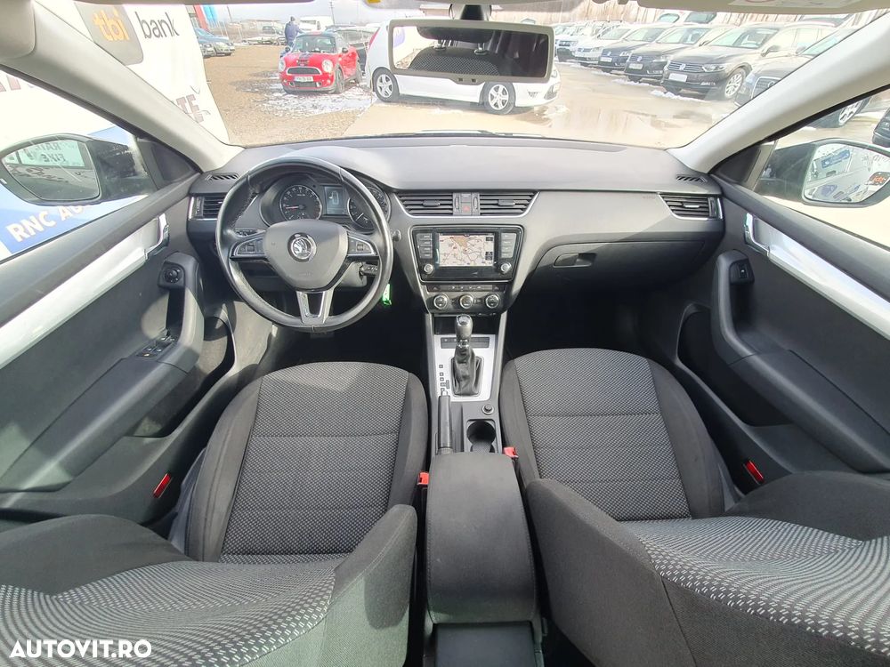 Skoda Octavia 2.0 TDI DSG Ambition - 12