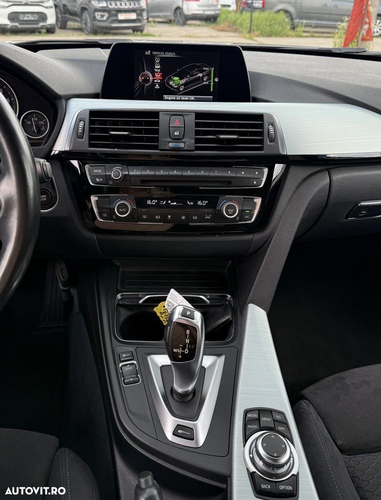 BMW Seria 3 330e iPerformance M Sport - 34