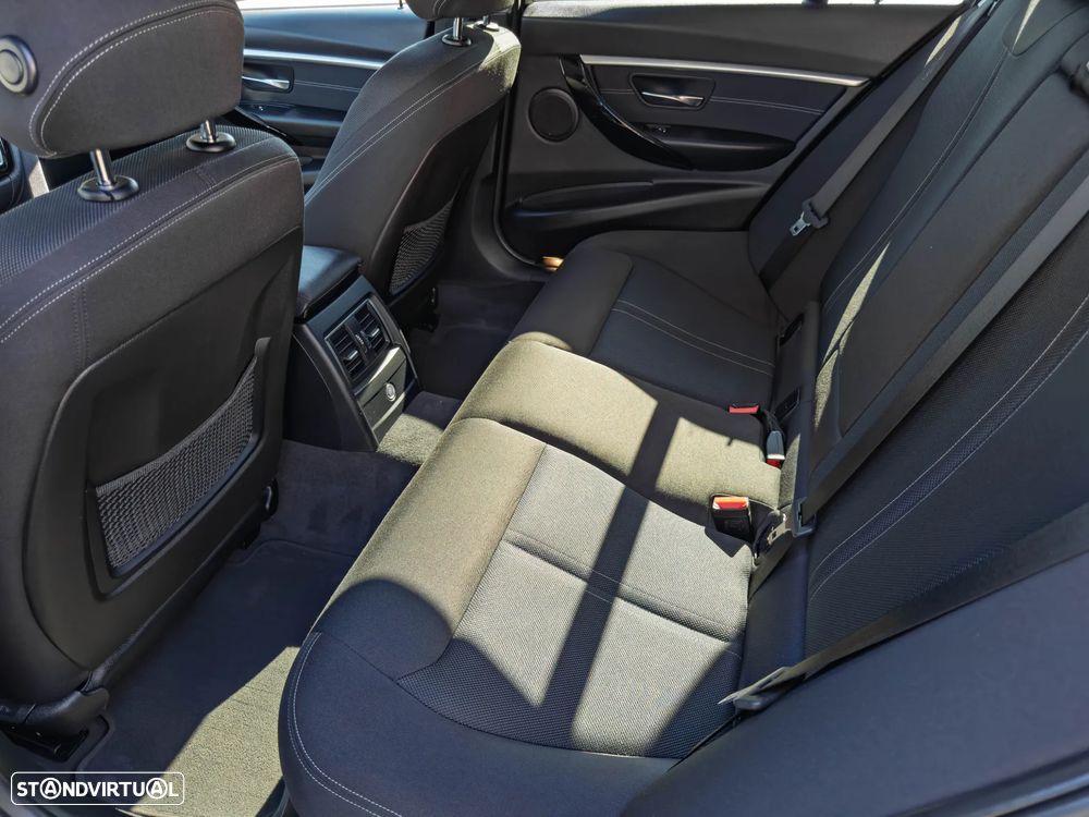 BMW 320 d Touring Sport Line - 8