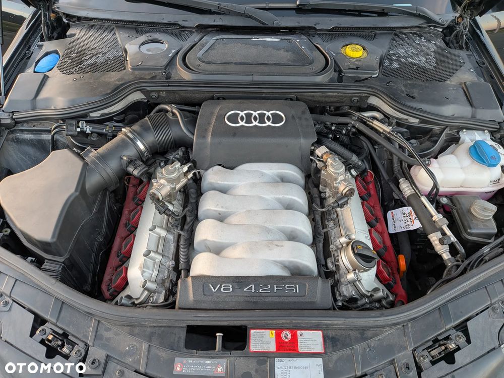 Audi A8 4.2 FSI Quattro - 21