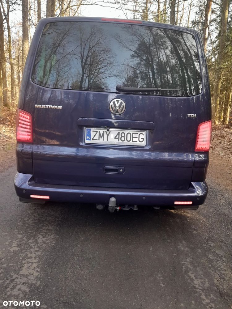 Volkswagen Multivan - 13