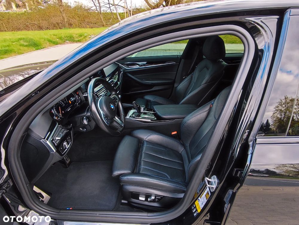 BMW Seria 5 530i xDrive M Sport Edition - 16