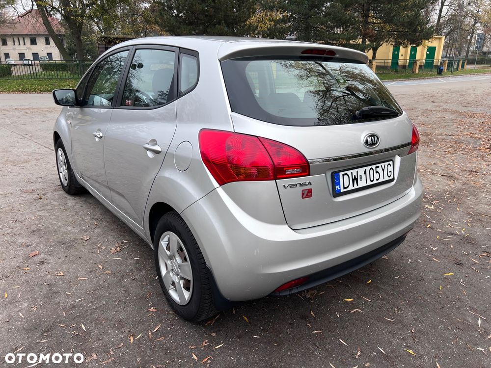 Kia Venga - 4