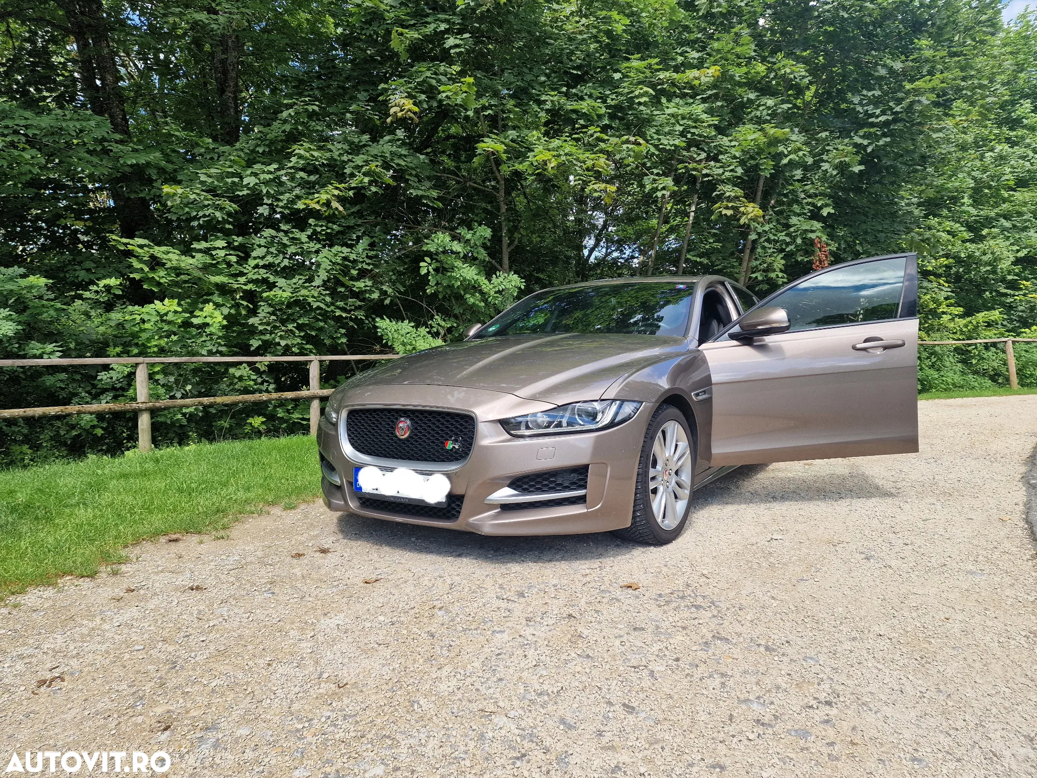 Jaguar XE 20d AWD Aut. R-Sport - 13