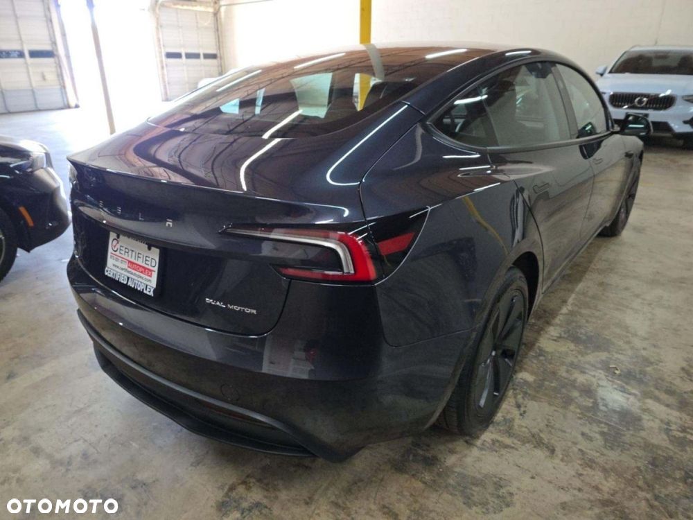 Tesla Model 3 - 5
