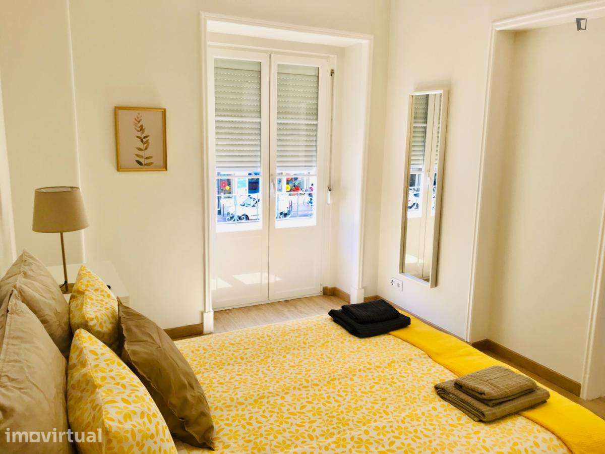 Apartamento com 1 quartos - localizado em Roma-Areeiro Lisbon - Grande imagem: 3/12