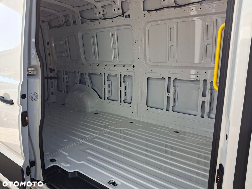 Volkswagen Crafter - 14