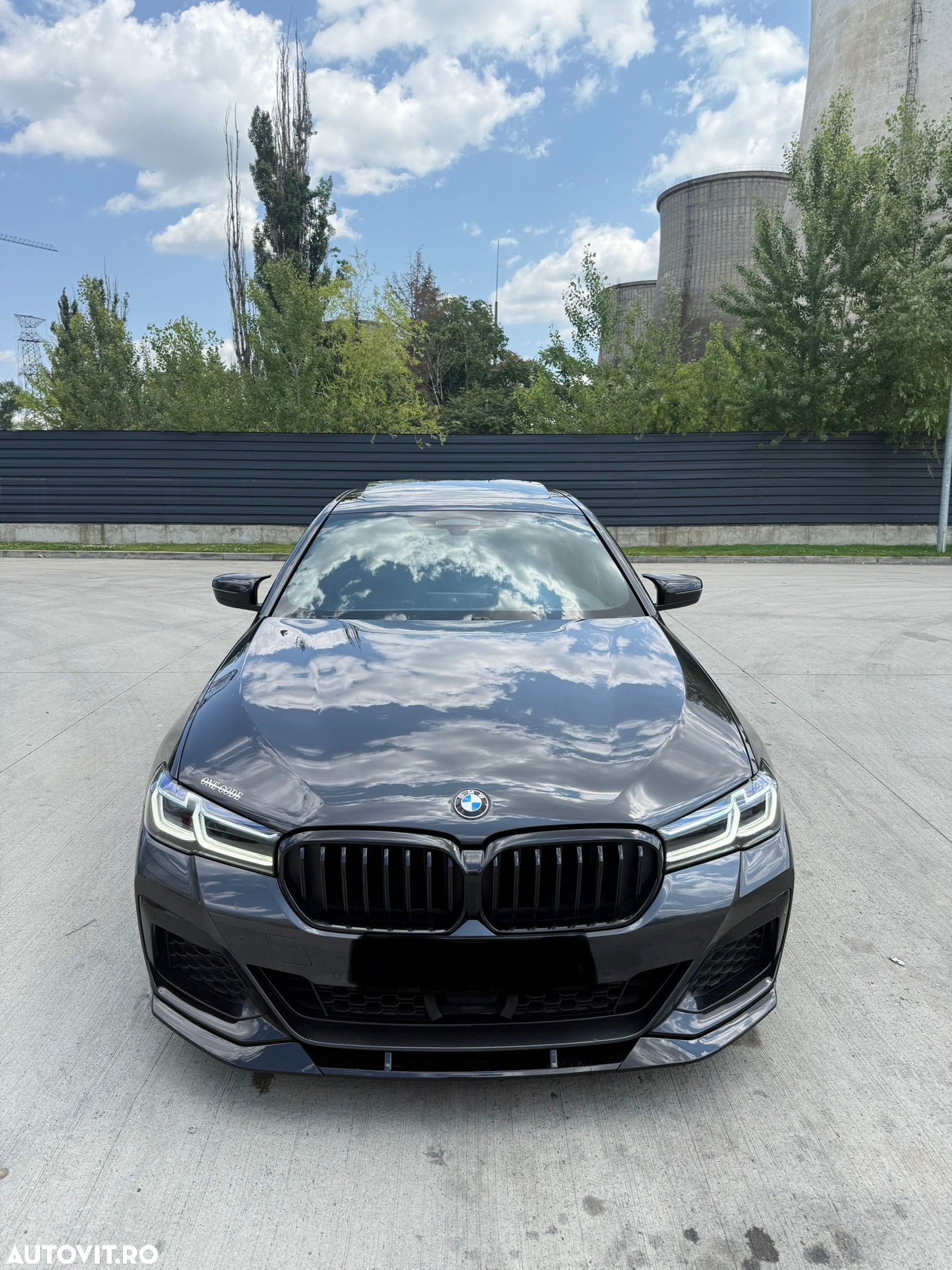 BMW Seria 5 520i Touring Aut. - 1