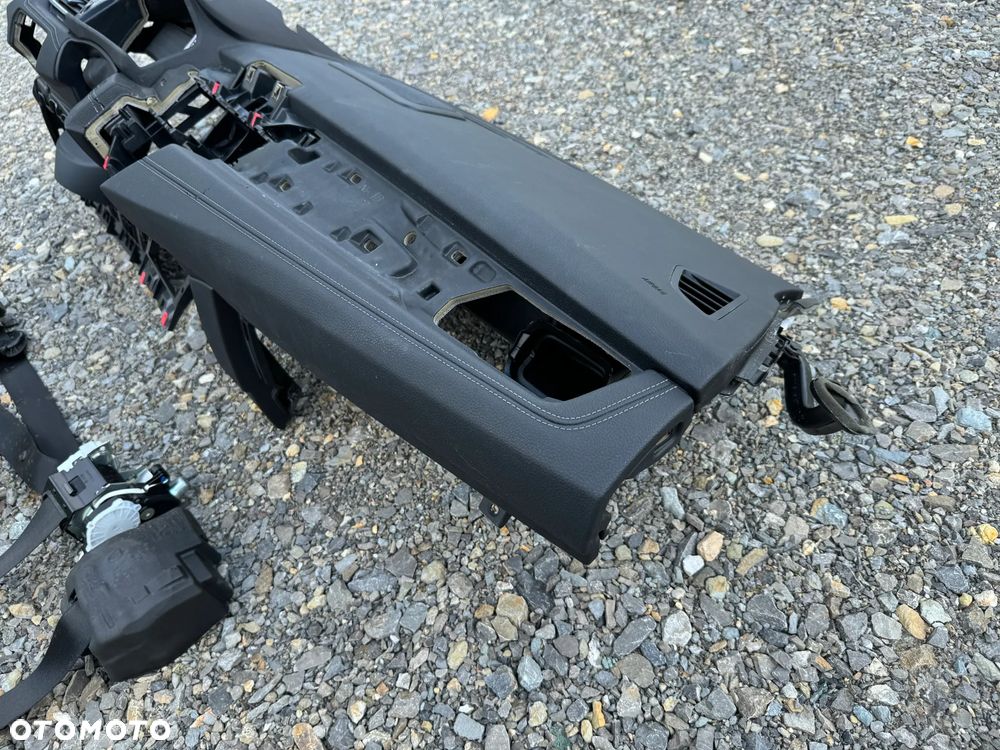 DESKA KONSOLA KOKPIT PODUSZKA PASY BMW F45 F46 ORYGINALNA - 8