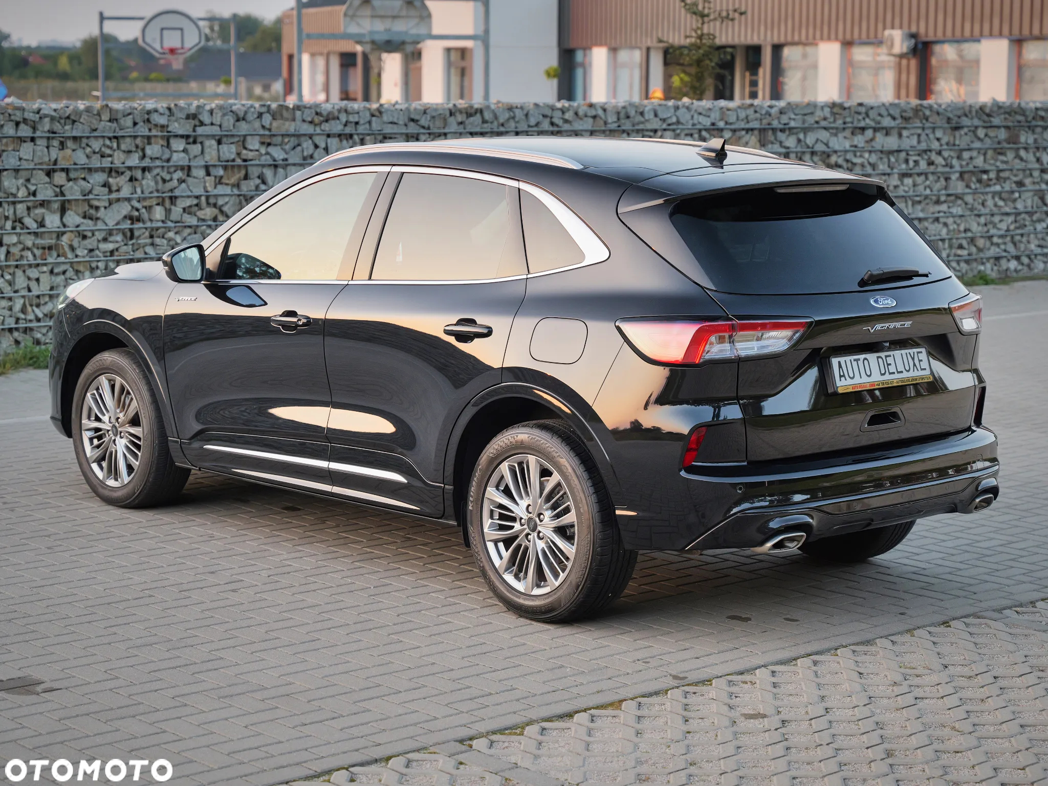 Ford Kuga 2.5 FHEV FWD Vignale - 4