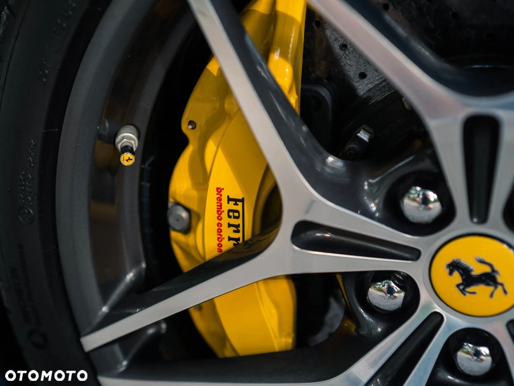 Ferrari California T - 6