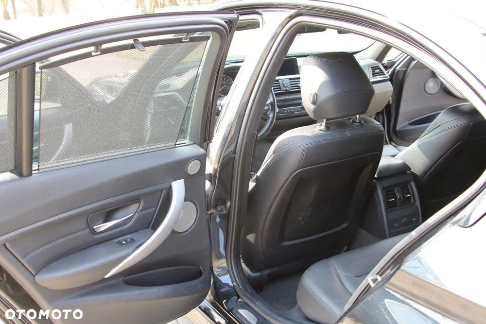 BMW Seria 3 335xi - 34
