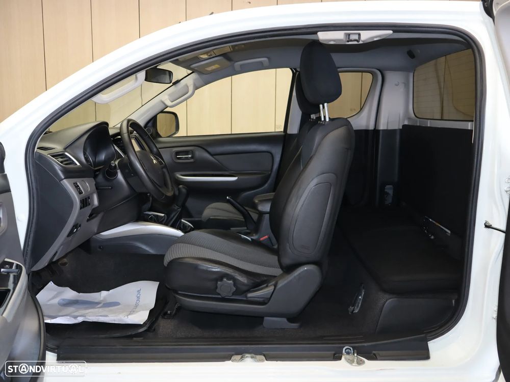 Mitsubishi L200 2.4 DI-D Club Intense Strakar 4WD - 12
