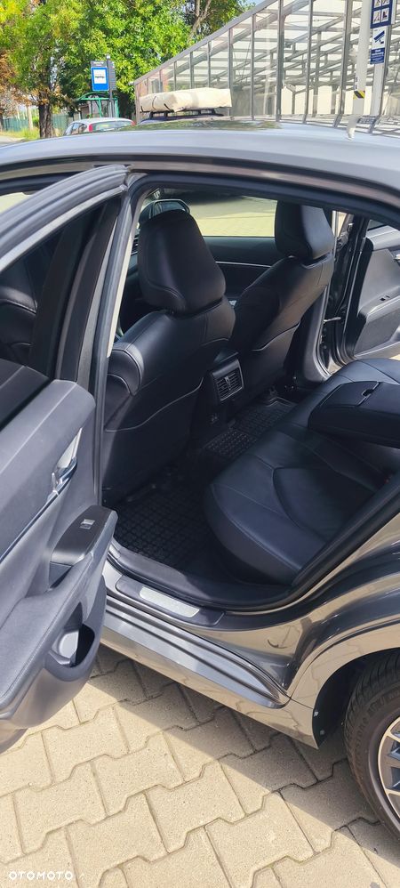 Toyota Camry - 20