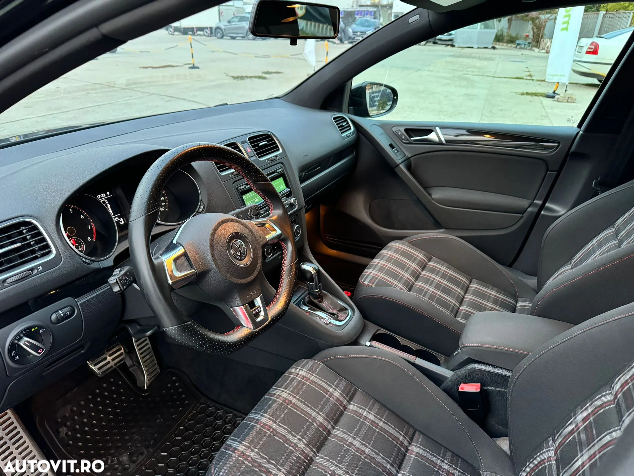 Volkswagen Golf 2.0 TSI GTI DSG - 9