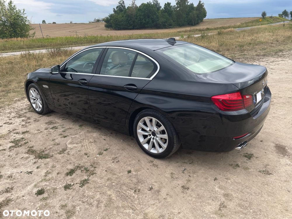 BMW Seria 5 520d xDrive - 5