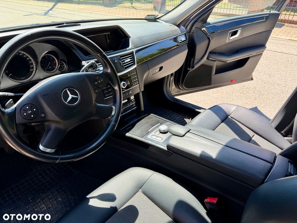 Mercedes-Benz Klasa E 220 CDI BlueEff Avantgarde - 4