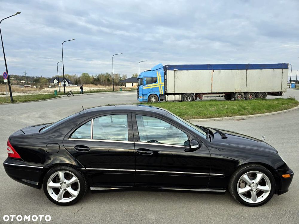 Mercedes-Benz Klasa C 230 7G-TRONIC Avantgarde Sport Edition + - 33