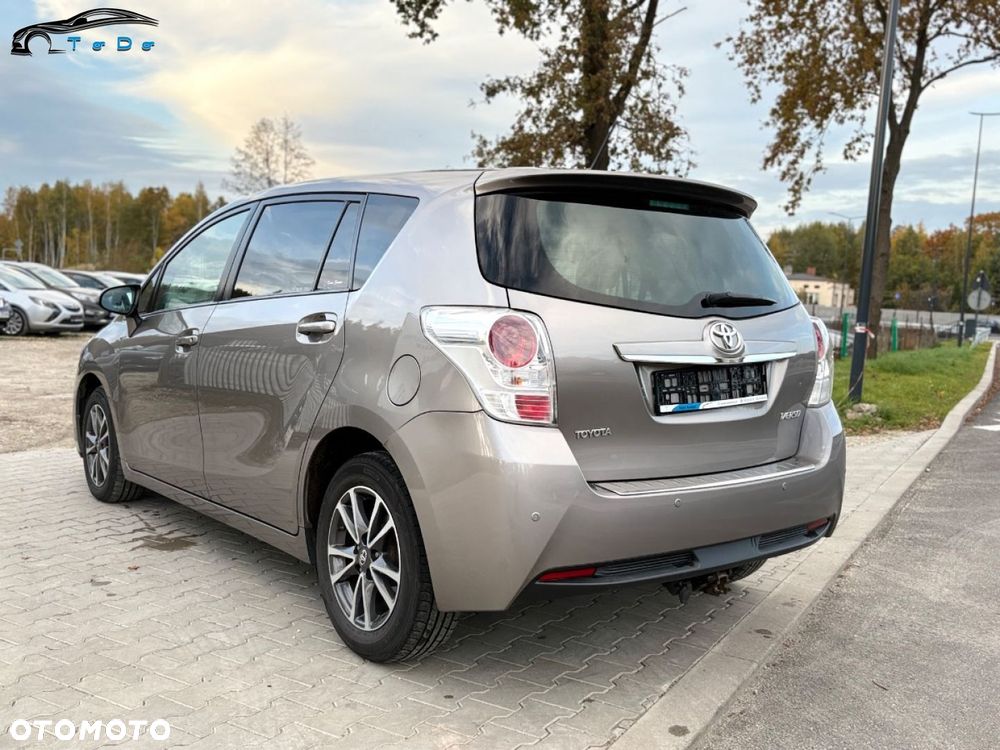 Toyota Verso 1.6 D-4D Prestige - 13