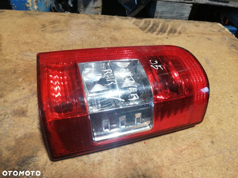 LAMPA TYLNA PRAWA BERLINGO PARTNER LIFT 05r - 2