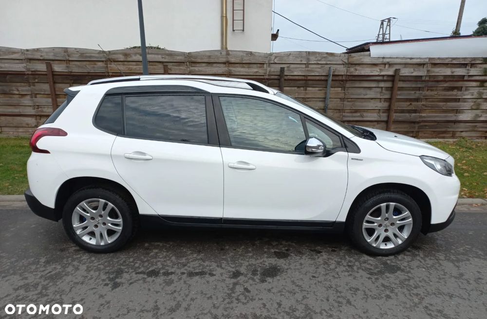 Peugeot 2008 1.6 BlueHDi Style - 4