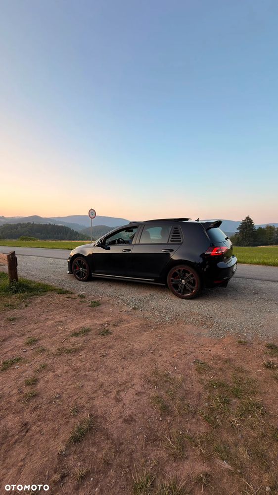 Volkswagen Golf - 6