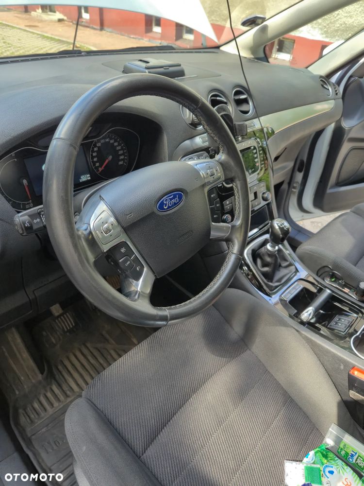 Ford S-Max - 13