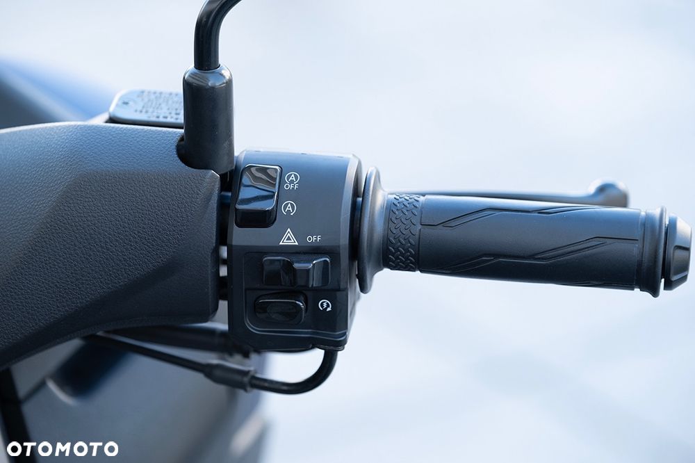 Yamaha NMAX - 18