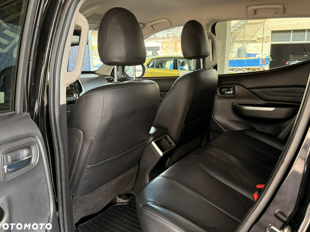 Mitsubishi L200 2.2 d DC Instyle Plus - 16