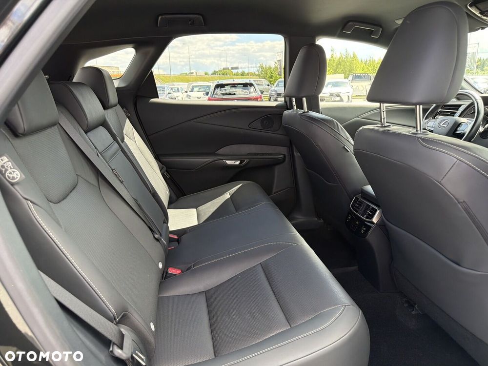 Lexus RX - 24