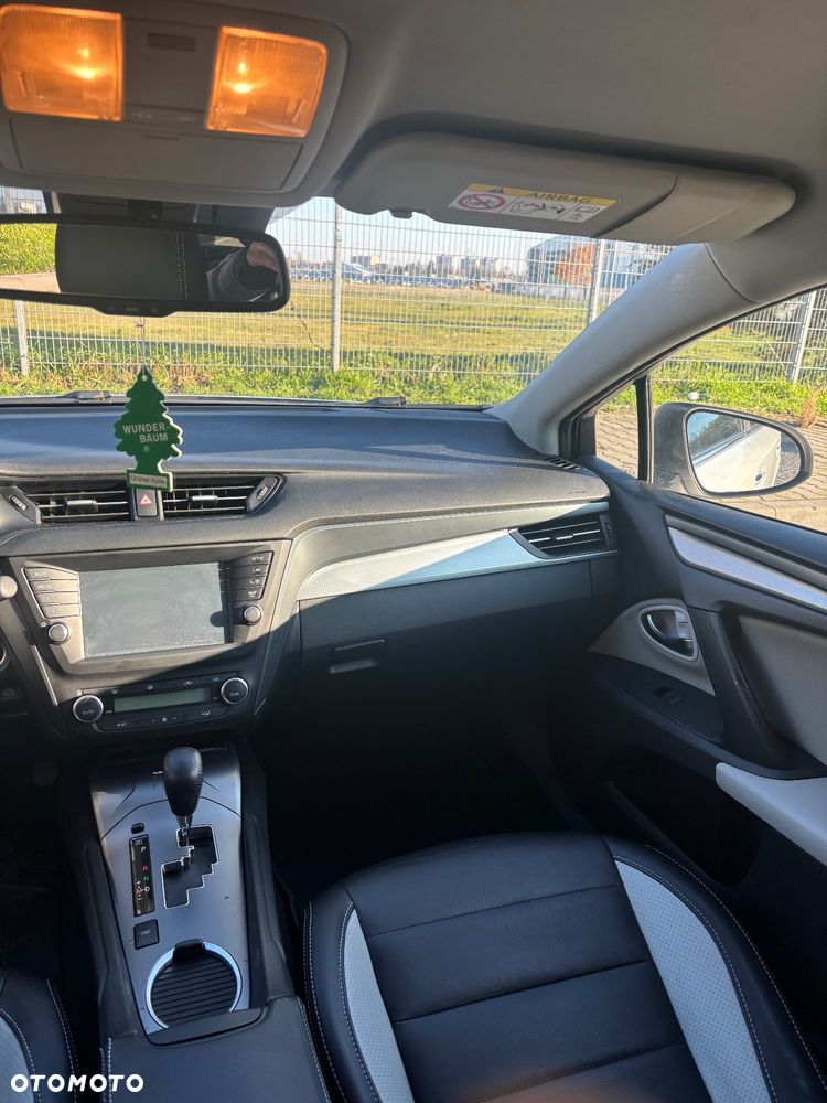 Toyota Avensis 1.8 Active MS - 30