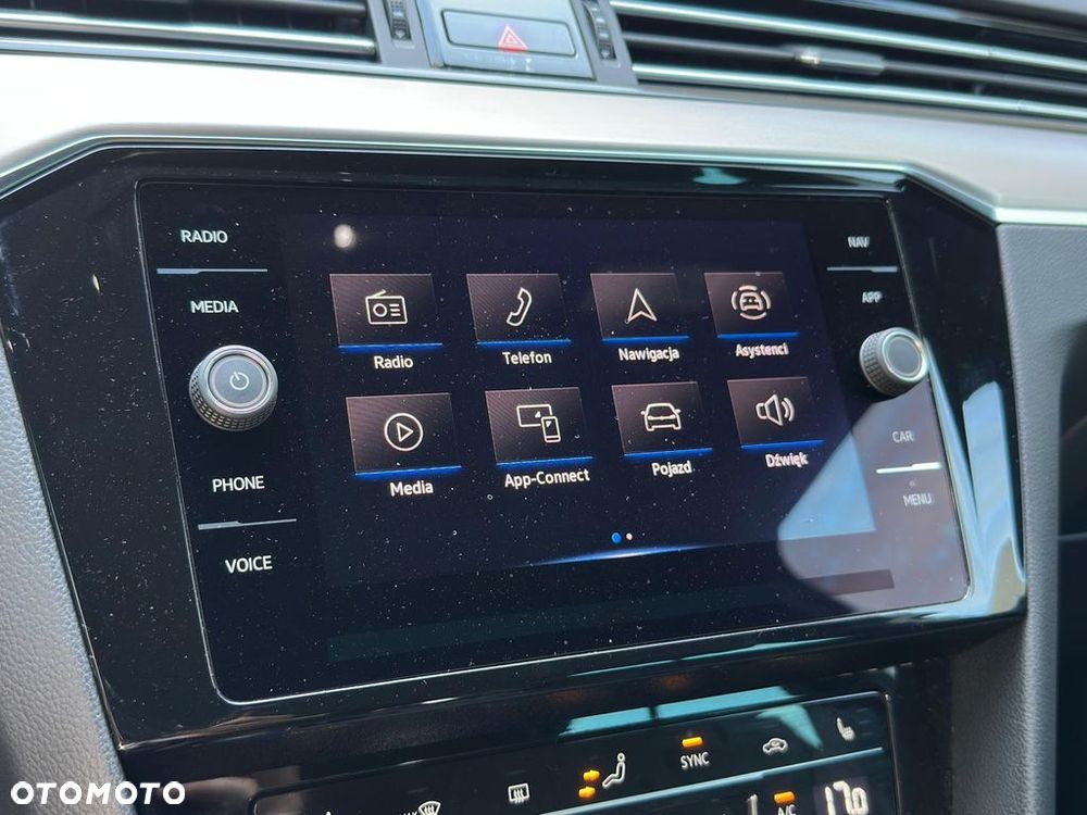Volkswagen Passat - 18