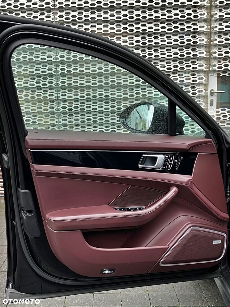 Porsche Panamera - 12