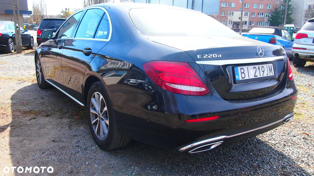 Mercedes-Benz Klasa E 220 d 4-Matic 9G-TRONIC - 2