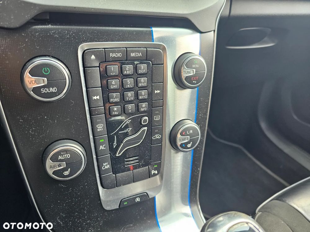 Volvo V40 D4 Drive-E R-Design Summum - 18