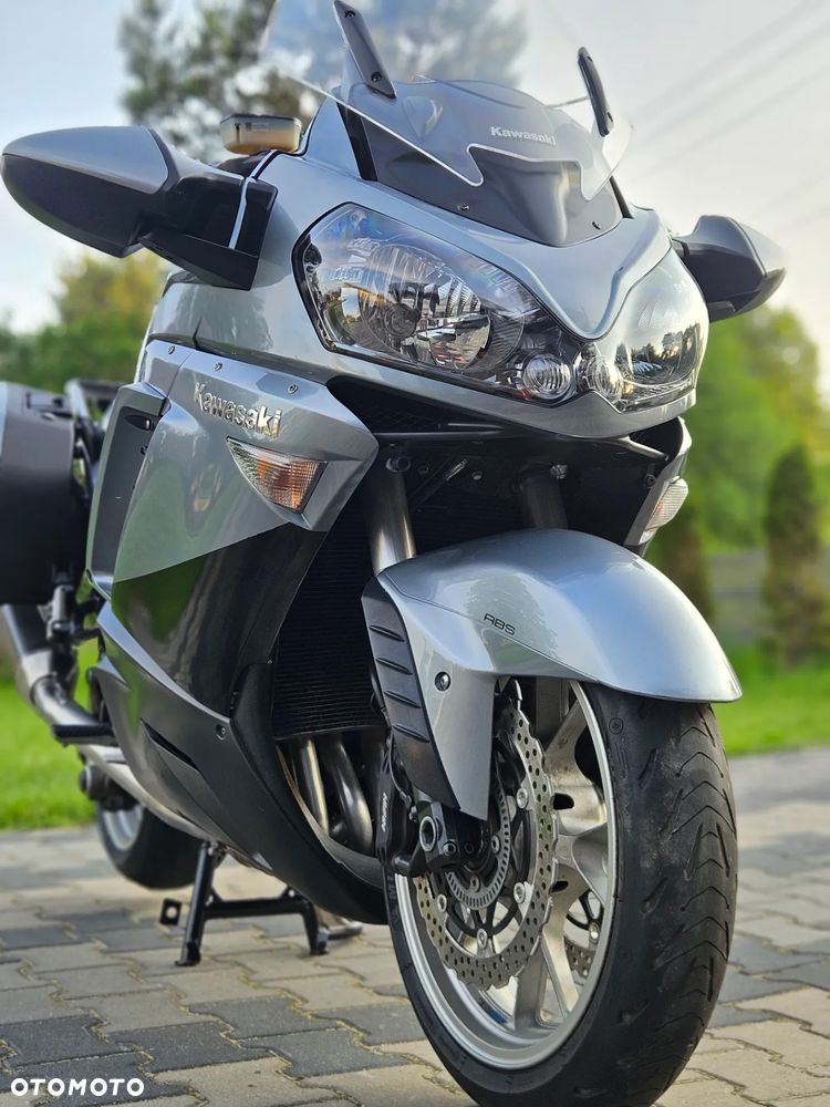 Kawasaki GTR - 8