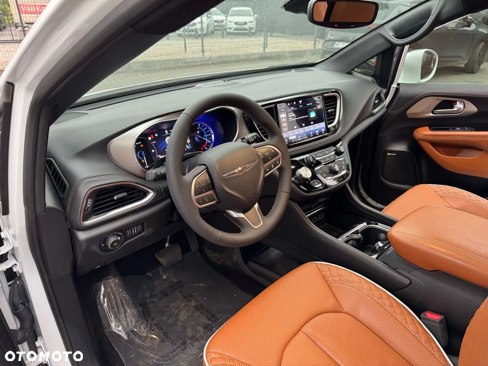 Chrysler Pacifica - 6