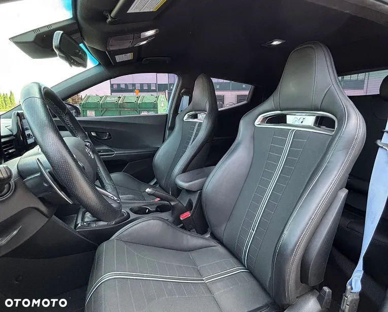 Hyundai Veloster - 3