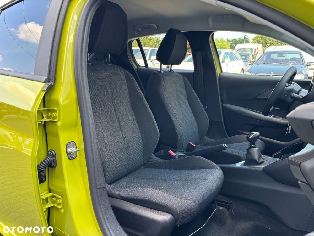 Peugeot 208 - 15