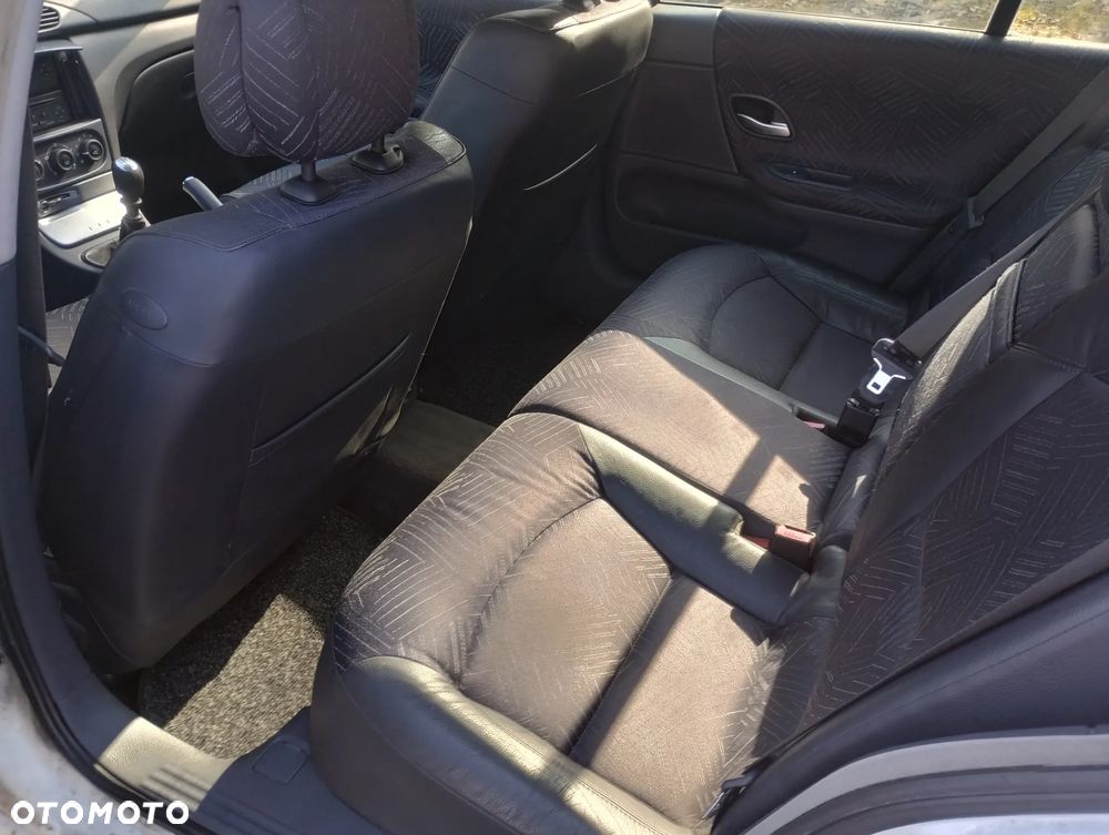 Renault Laguna 2.0 Turbo Privilege - 22