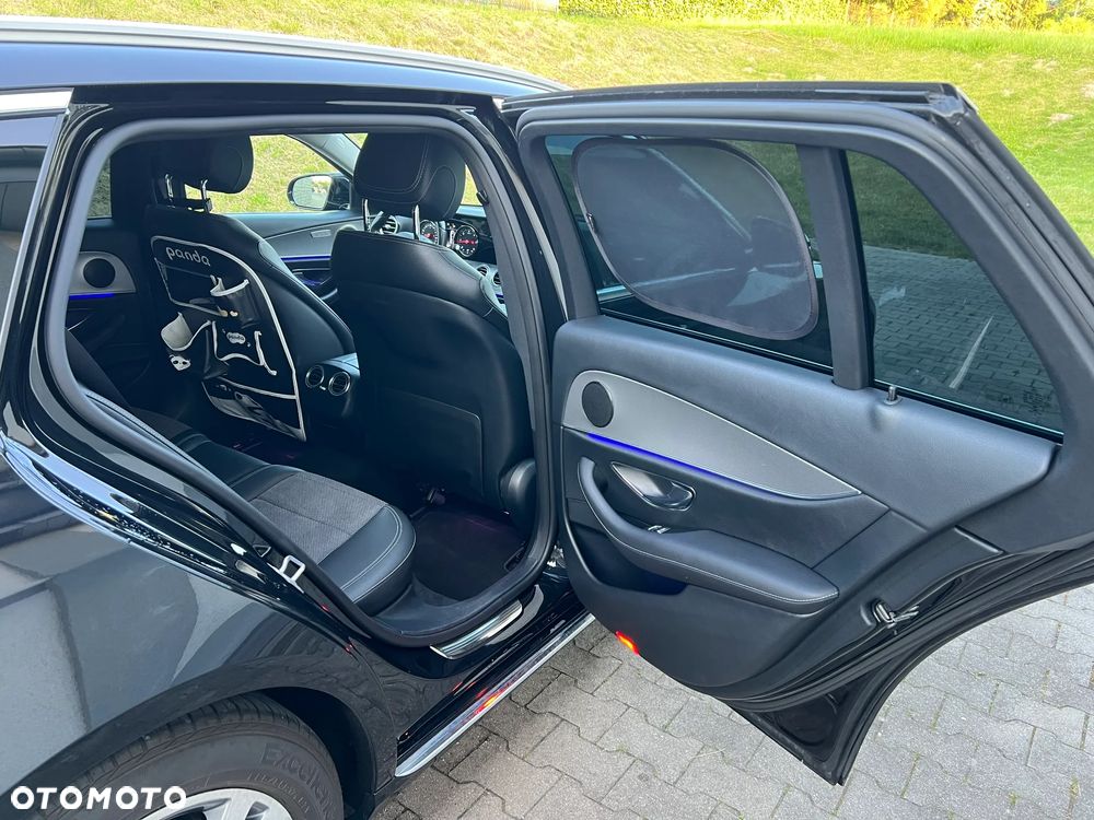 Mercedes-Benz Klasa E 220 d 4Matic 9G-TRONIC - 29