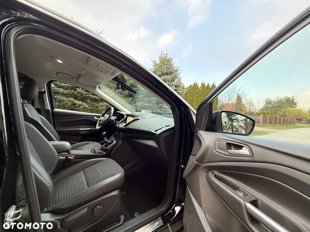 Ford Kuga 1.5 EcoBoost 2x4 Titanium - 26