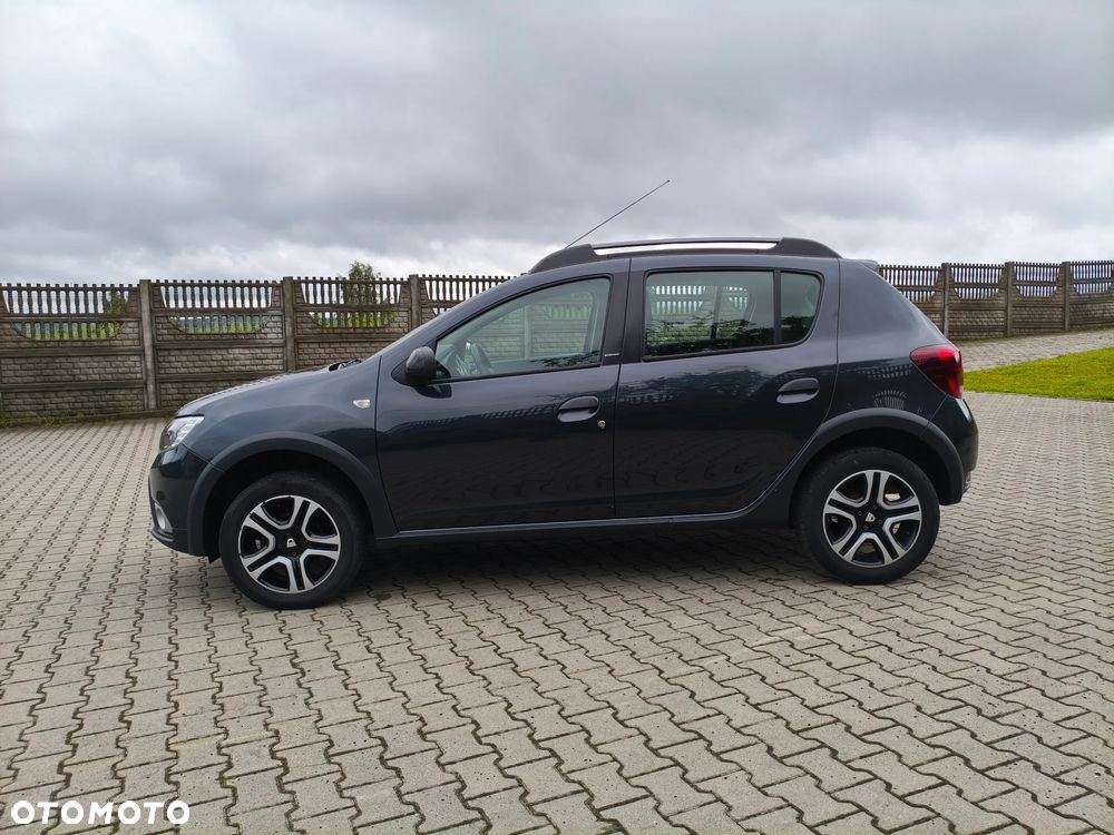 Dacia Sandero 0.9 TCe SL Celebration S&S EU6 - 4