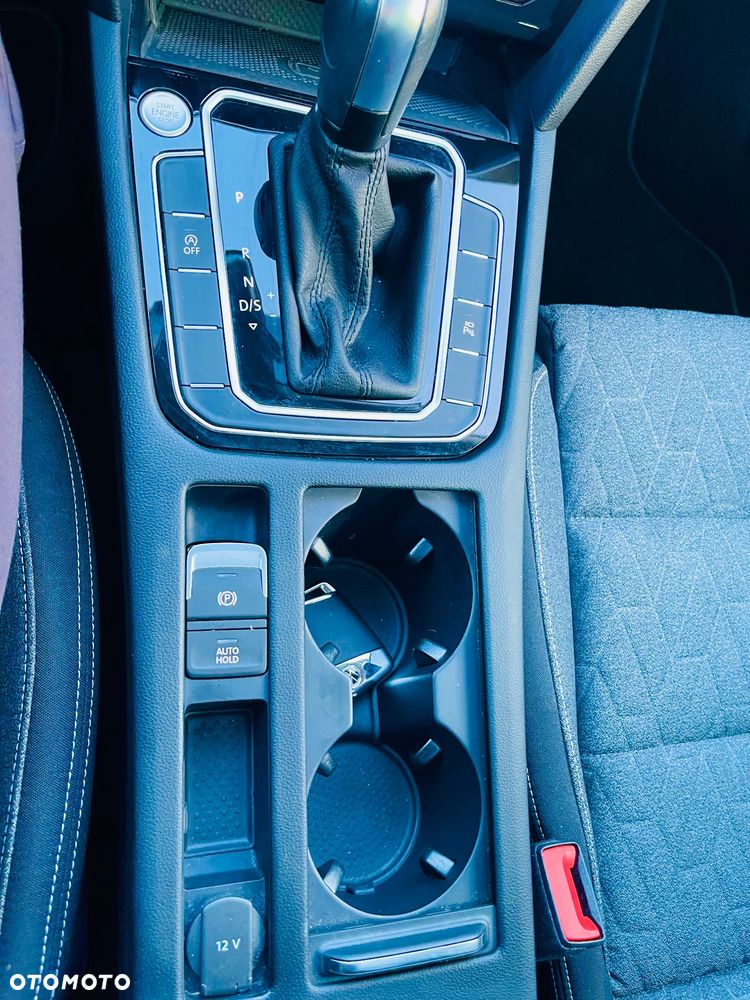 Volkswagen Passat - 9